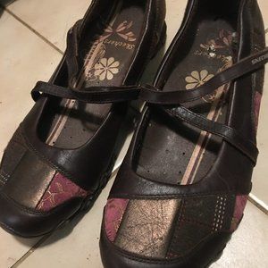 Ladies Skechers Size US 10 UK 7 Brown slip on